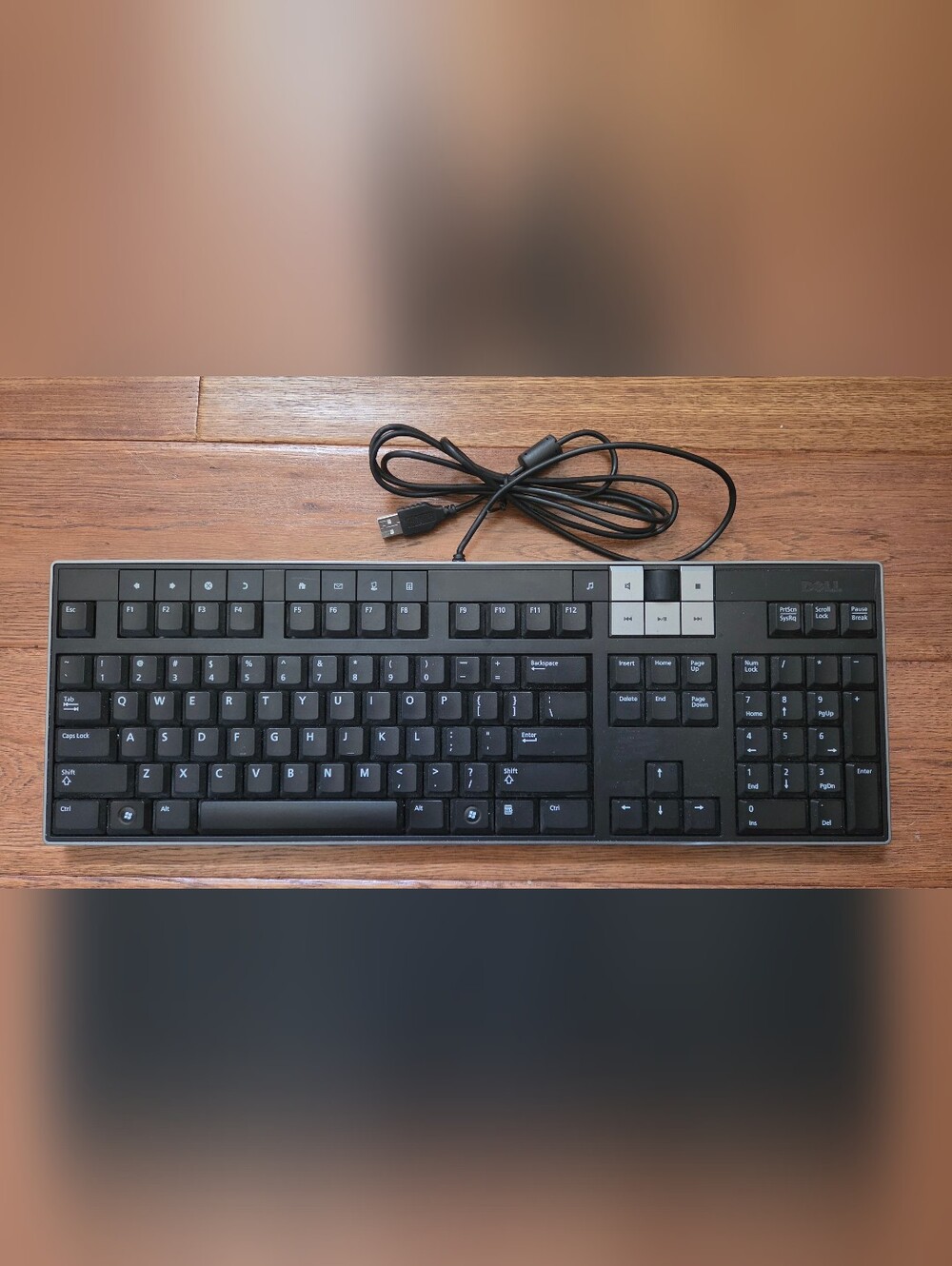 Dell - Wired USB Keyboard - Model# Y-U0003-DEL5 (Missing Kickstand Right Side)